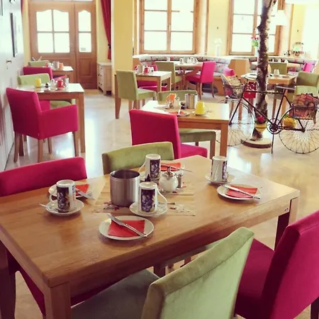 Waltraud Garni Hotel