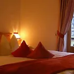 Waltraud Garni فندق كوشل