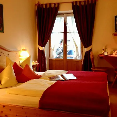 Waltraud Garni Hotel