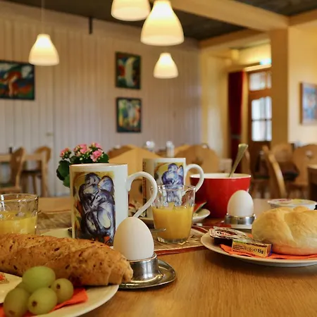 Waltraud Garni Hotel 3*